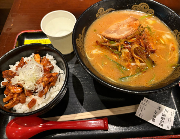 「深谷ねぎ味噌麺＋ミニチャーシュー丼」@中華そば 弁多津の写真