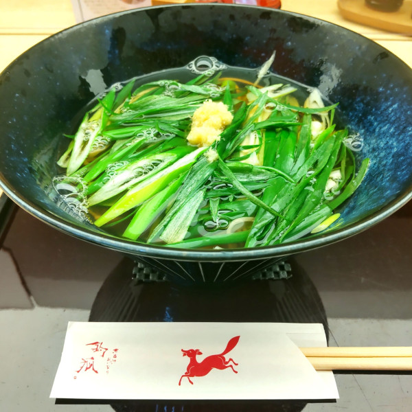 「九条ねぎ蕎麦（￥1,200）」@京出汁おいなり 釣狐 大阪国際空港（伊丹空港）店の写真