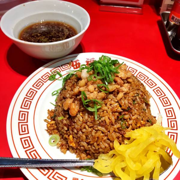 「背脂黒ヤキメシ（￥910）」@伍福軒 蒲田店の写真