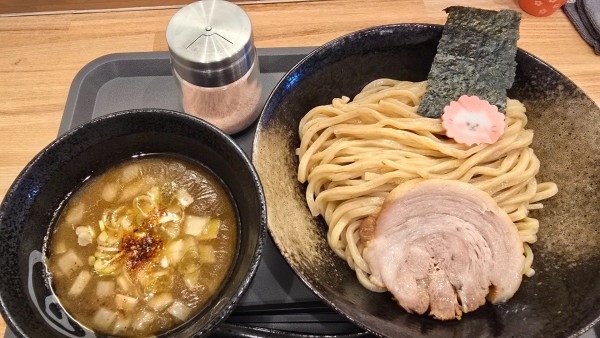 「濃厚魚介豚骨つけ麺　1000円」@拉麺うずまきの写真