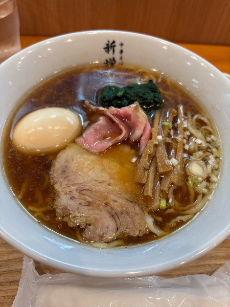 「醤油味玉入りラーメン1300円」@中華そば 新増田の写真