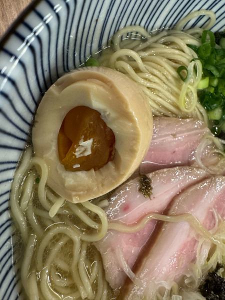 「中華そば塩1100円」@中華そば たがや 幕張本郷店の写真