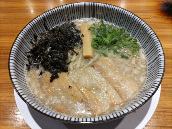 「背脂煮干しそば」@ミスターラーメンの写真