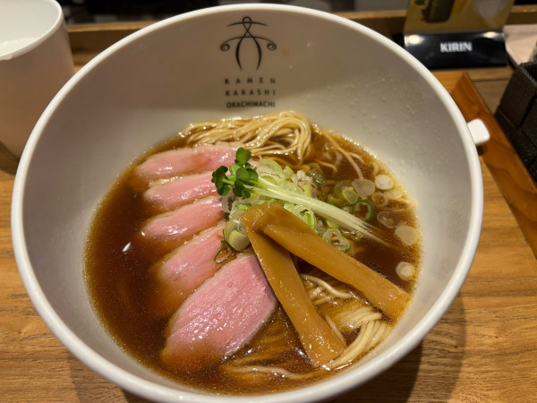 「【今月の限定】鶏清湯醤油(合鴨叉焼麺)1380円」@案山子の写真