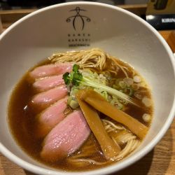 【今月の限定】鶏清湯醤油(合鴨叉焼麺)1380円