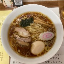 らーめん（醤油）味玉　ラーパス　ウーロン茶