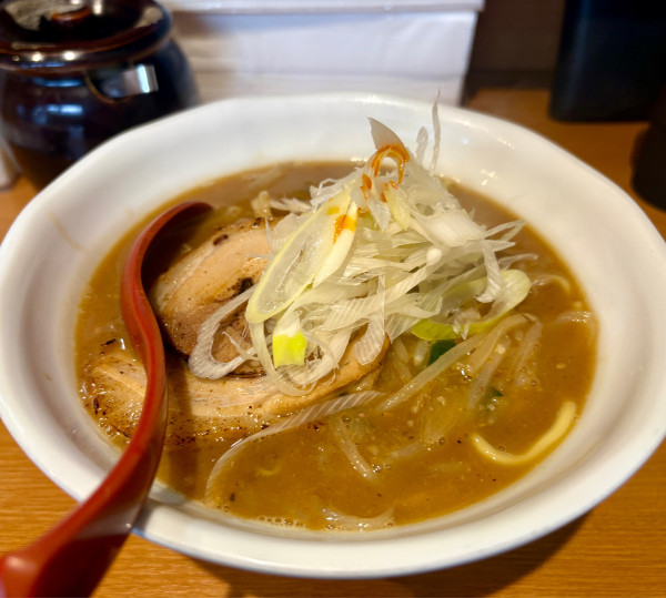 「味噌ラーメン+サービス半ライス」@らーめん蓮 三軒茶屋店の写真