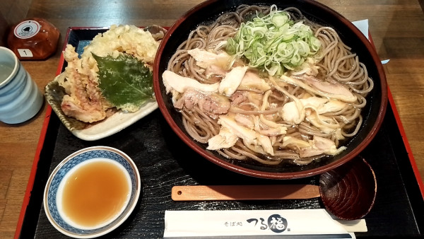 「肉そば」@そば処 つる福 山形駅前店の写真