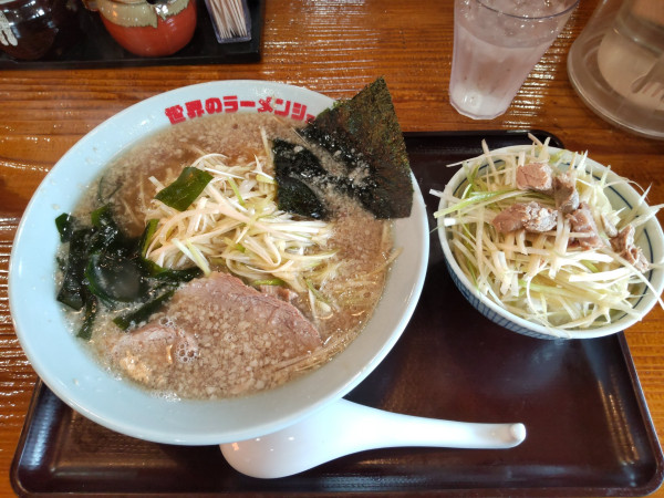 「松雪セットA(ネギラーメン＋ネギ丼)」@世界のラーメンショップ 松雪の写真
