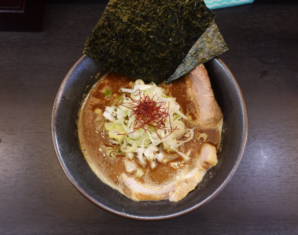 「焼きあごらーめん（950円）」@麺屋なにがしの写真