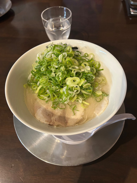 「博多ネギ山ラーメン」@ラーメン屋台骨分店  一番街店の写真