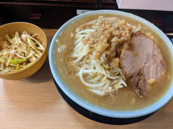 「ラーメン（150g）＋味ネギ」@俺の生きる道 水道橋店の写真