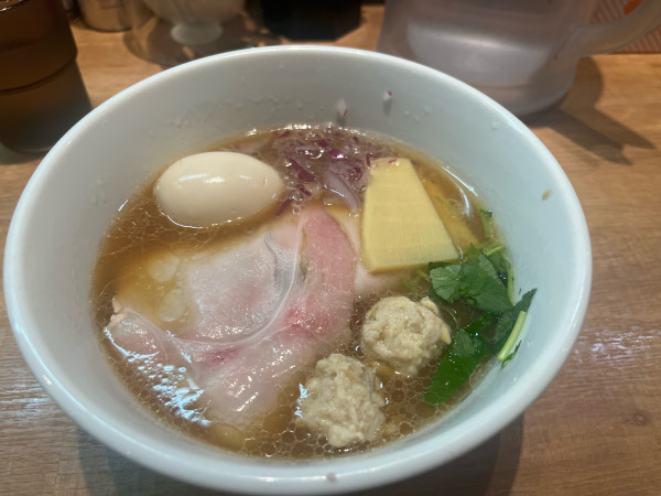 「貝と牛の中華そば(醤油)」@貝そばもぉむの写真