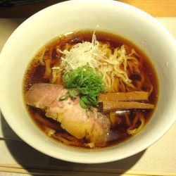 醤油らーめん（1,300円）