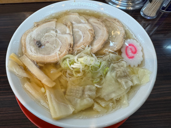 「チャーシューメンワンタントッピング」@餃子とらーめん専門店 中村屋 荒川沖店の写真