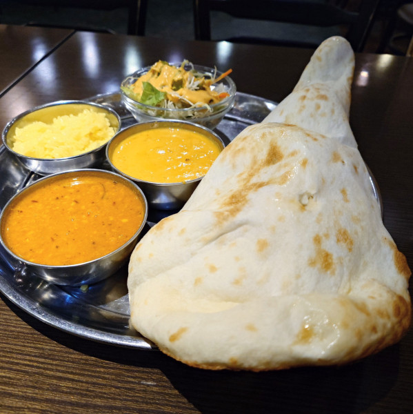 「2種類カレーセットランチ(キーマ・シーフード)」@カナピナの写真