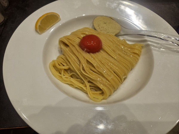 「牡蠣バターたまご麺」@むかん横浜の写真
