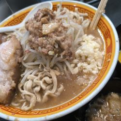 ラーメン450・生卵（脂・にんにく少）