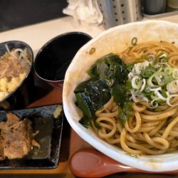 五坊麺大・生卵（野菜＆脂お替り）