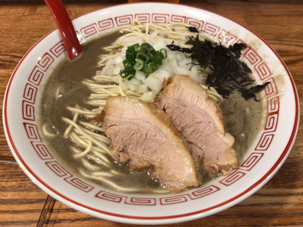 「極濃厚煮干そば 中盛 950円」@煮干中華そば専門 煮干丸の写真