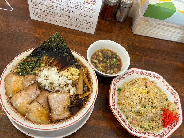 「チャーシューめん1300円、チャーハン850円」@柏 濃麺や 39名の写真