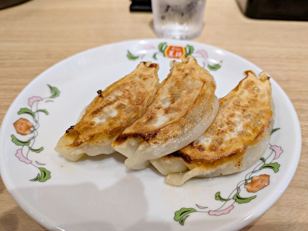 「にんにく激増し餃子（ジャストサイズ）」@餃子の王将 亀戸店の写真