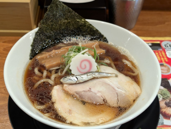 「三段仕込み醤油らーめん」@ほんだめん。の写真