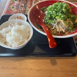 八角ラーメン+ライス+ネギ、もやし大盛り1133💴