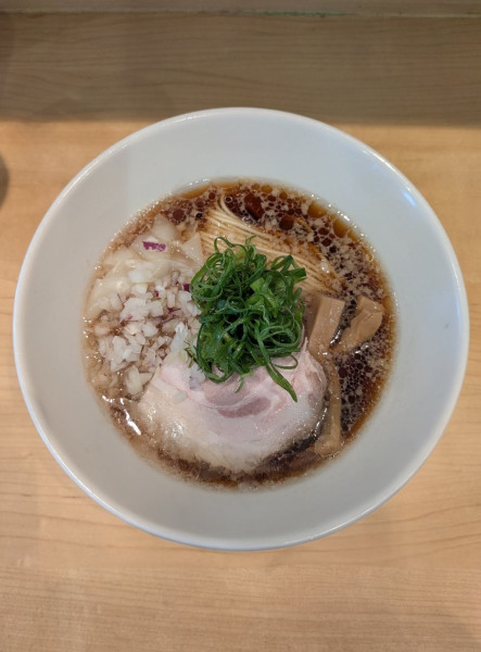 「アジ煮干しそば 醤油」@「七色の落書き」の写真