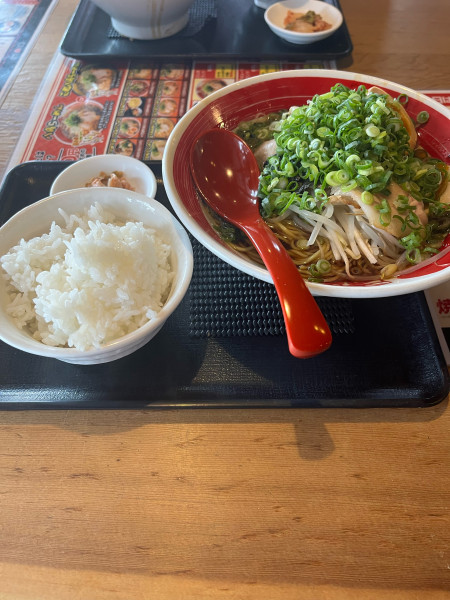 「八角ラーメン+ライス+ネギ、もやし大盛り1133💴」@らーめん八角 姫路御着店の写真