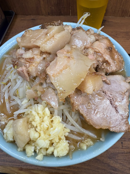 「小豚(ニンニク、アブラ)」@ラーメン二郎 池袋東口店の写真