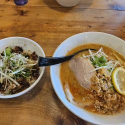 みそ火山らーめん