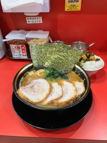 「煮豚チャーシュー麺　ライス✖️3」@大輝家直系横浜家系ラーメン 大元家の写真