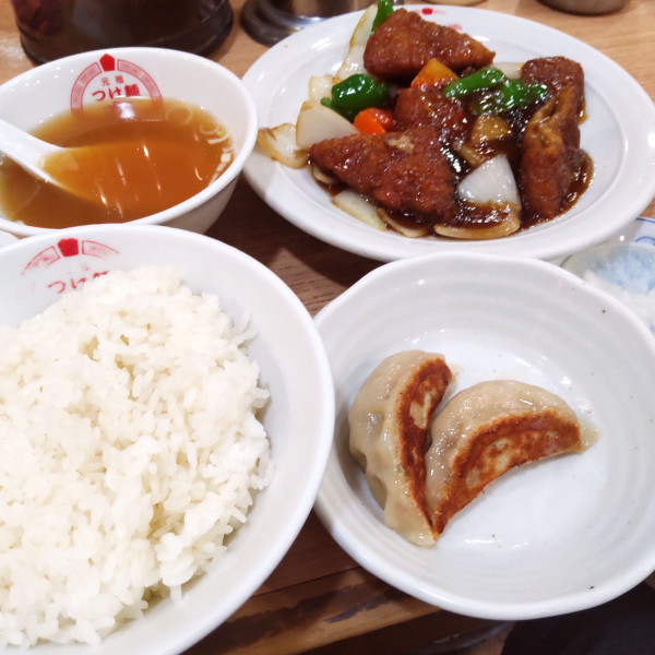 「日替り定食、餃子２個付き（￥600）」@つけ麺大王 蒲田東口店の写真