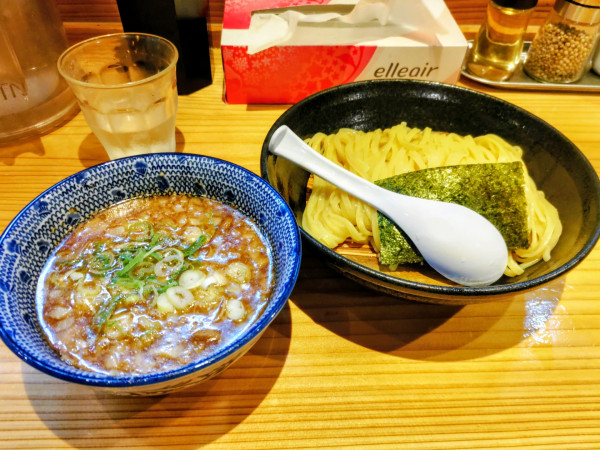 「平麺つけそば(並) 1000円」@博多中華そば まるげんの写真
