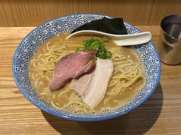 「らーめん（1100円）」@麺屋山界の写真