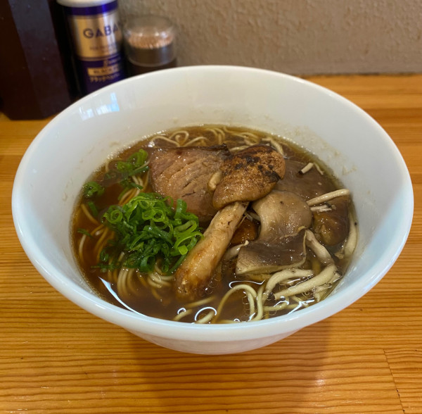 「[期間限定] 茸と松茸のラーメン ¥1200」@ラーメン大木戸の写真