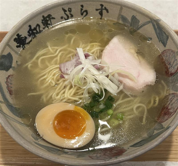 「函館塩ラーメン」@養和軒ぷらすの写真