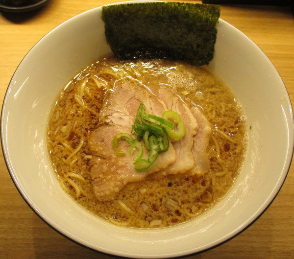 「醤油ラーメン　1200円」@ラーメン GINZA  TON BOXの写真