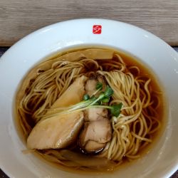 鶏の中華そば　1050円