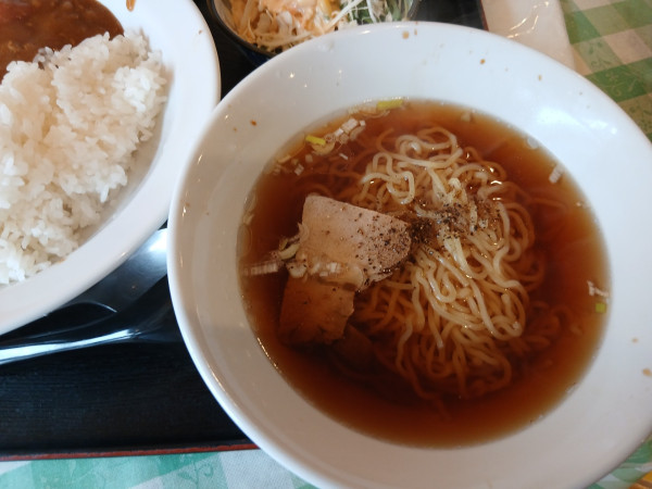 「半ラーメンとカレーライスの日替わり 900円」@麺 三福の写真