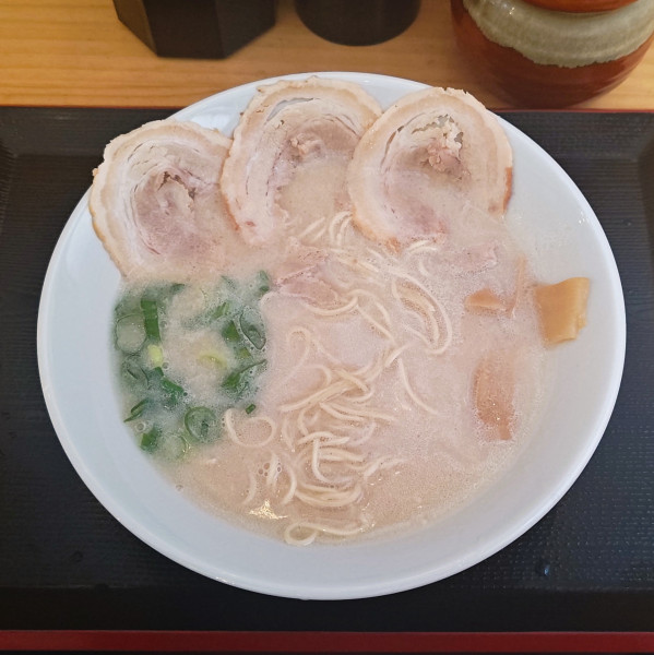 「豚骨ラーメン￥500」@秋葉原ラーメンセンターの写真