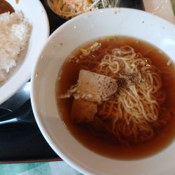 半ラーメンとカレーライスの日替わり 900円
