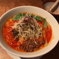 四川担々麺　1100円