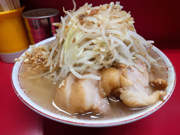 「大豚  野菜  ニンニク  カラメ」@ラーメン二郎 三田本店の写真