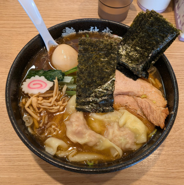 「極上魚介中華そば(小盛、1500円)」@麺や独歩 昭島本店の写真