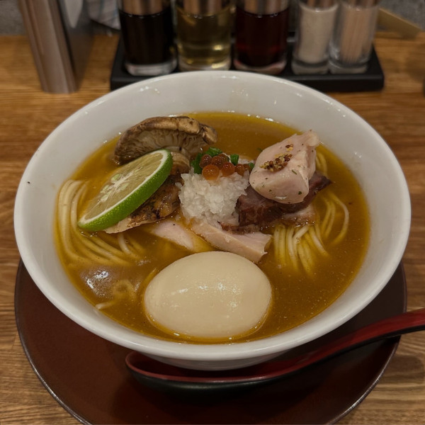 「松茸と鮭そば」@麺処 青野の写真