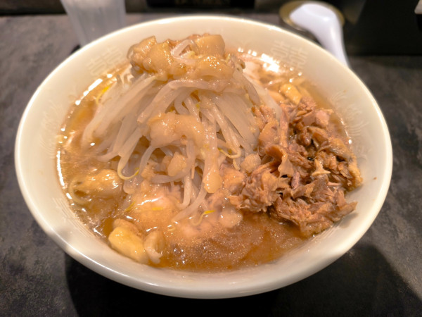 「ラーメン少なめ＋ほぐし豚＋しょうが」@Hi-Fat Noodle BUTCHER’Sの写真