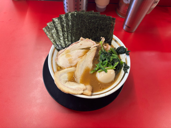 「との丸ラーメン」@家系ラーメン王道家直伝 との丸家 松飛台店の写真