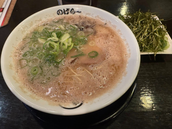「ラーメン＋のりねぎ高菜」@九州とんこつ のげら～ 桜木町本店の写真